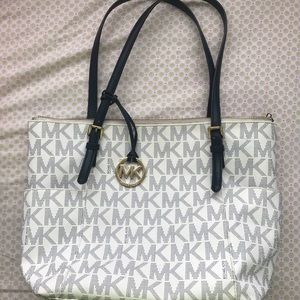 Michael Kors hand bag
